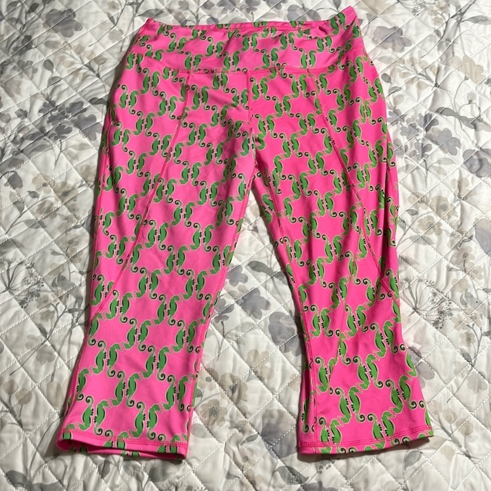 Super cute Seahorse Zelos Capri leggings L